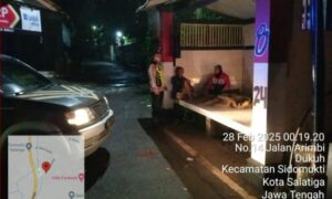 Sambangi Kewilayahan, Patroli Polsek Sidomukti Ajak Warga Grogol Jaga Keamanan Lingkungan