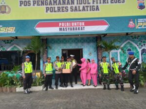 Berikan Semangat, Ketua Bhayangkari Ranting Sidomukti Kunjungi Pos Pam Kecandran